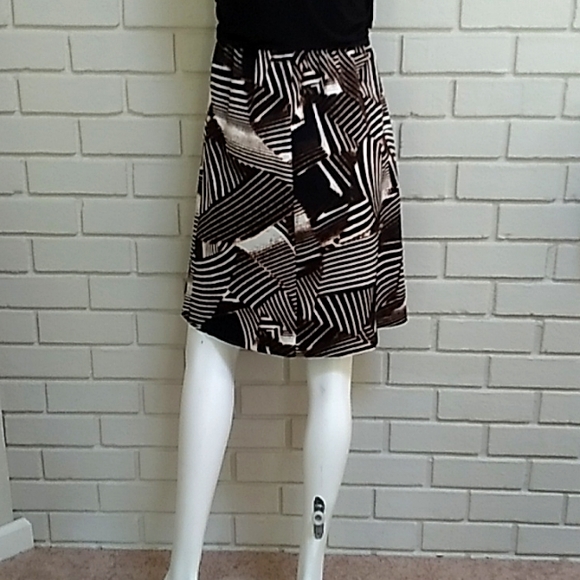 Established 1962 Ruched Fit/Flare Dress. Size 4 - Picture 9 of 11